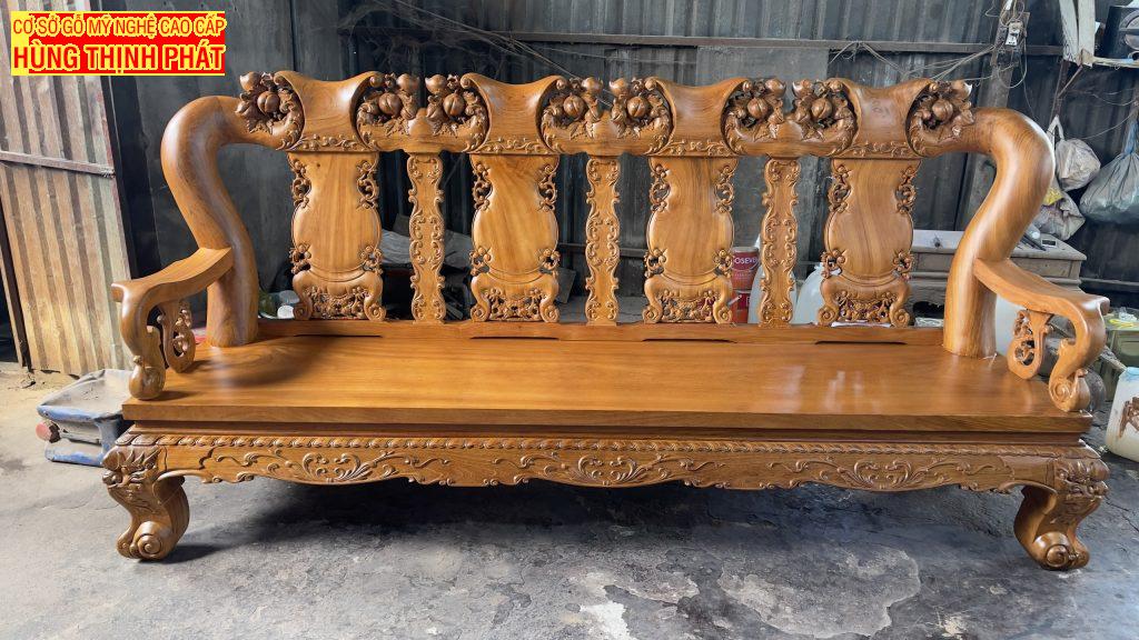 Bàn ghế phòng khách mẫu quốc Đào tay 16 gỗ Gõ Đỏ