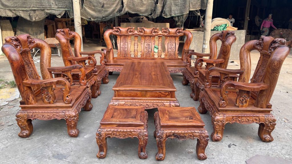 Siêu Phẩm Nội Thất Phòng Khách: Bộ Bàn Ghế Gỗ Cẩm Lai Cột 14 Đục Chạm Thủ Công Đẳng Cấp